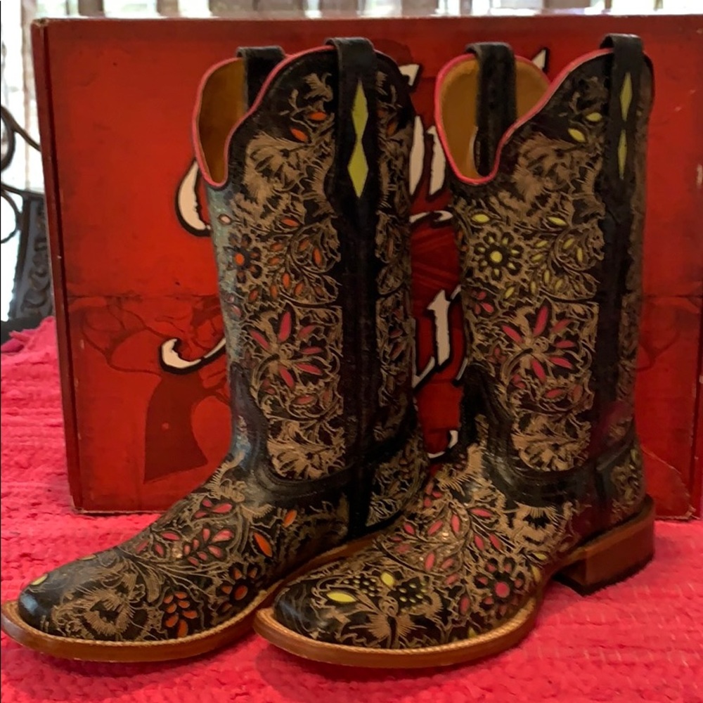 Square toe cowboy boots